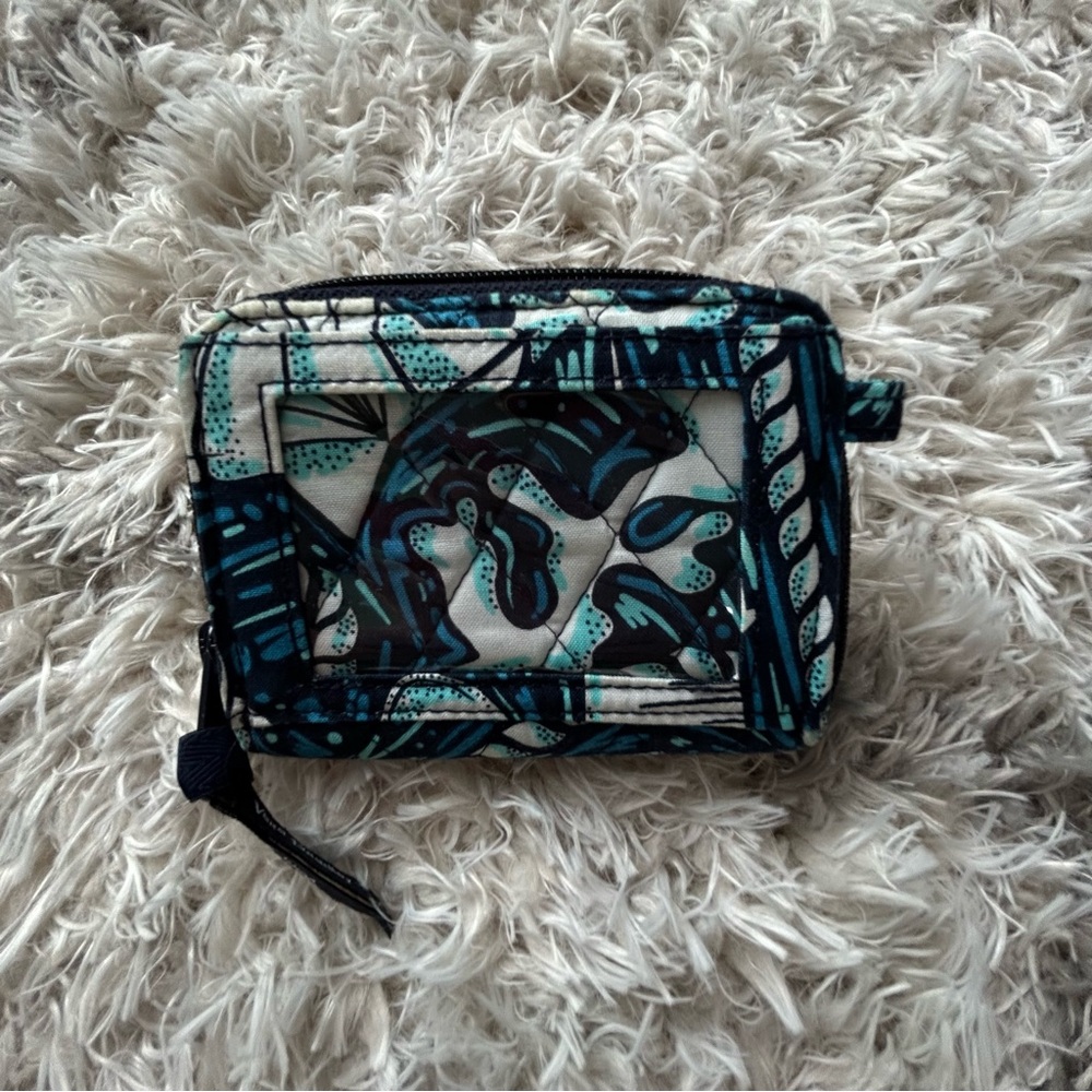 VERA BRADLEY | Shore Enough print Petite Wallet